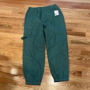 Army green old navy pants in large with tags